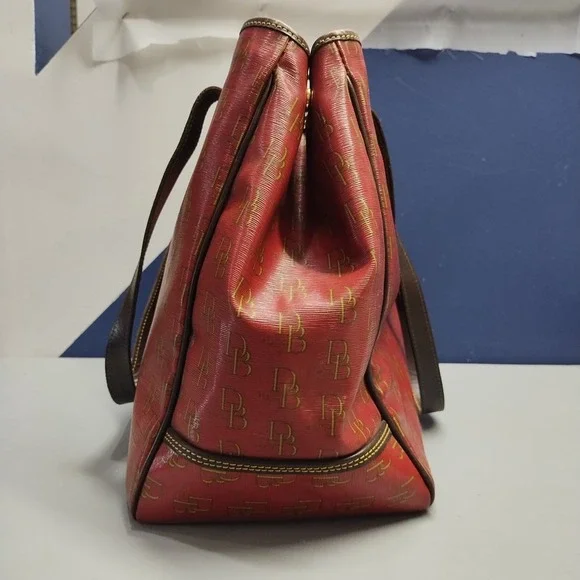 Dooney & Bourke Tote Handbag Womens Multi All Over Logo Print Buckle Closure - Picture 4 of 14